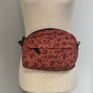 Camp Gladiator belt bag. Animal print. Nylon, quilted. Adjustable strap. EUC